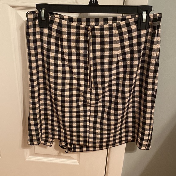 Checkered wrap mini skirt - Picture 2 of 2